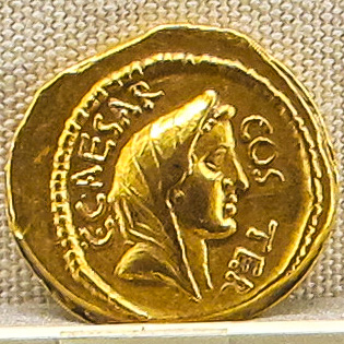 Roman gold coin of Julius Caesar, 49-44 BC