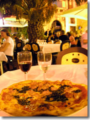 A pizza at Il Cenacolo