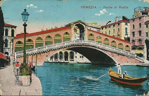 The Rialto Bridge in Venice in 1918